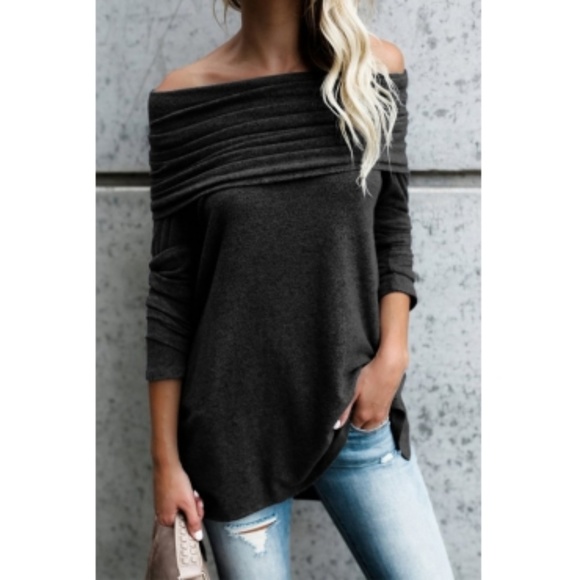FLcraftyGirl Tops - 💕Blue Dew Shoulder High Low Top